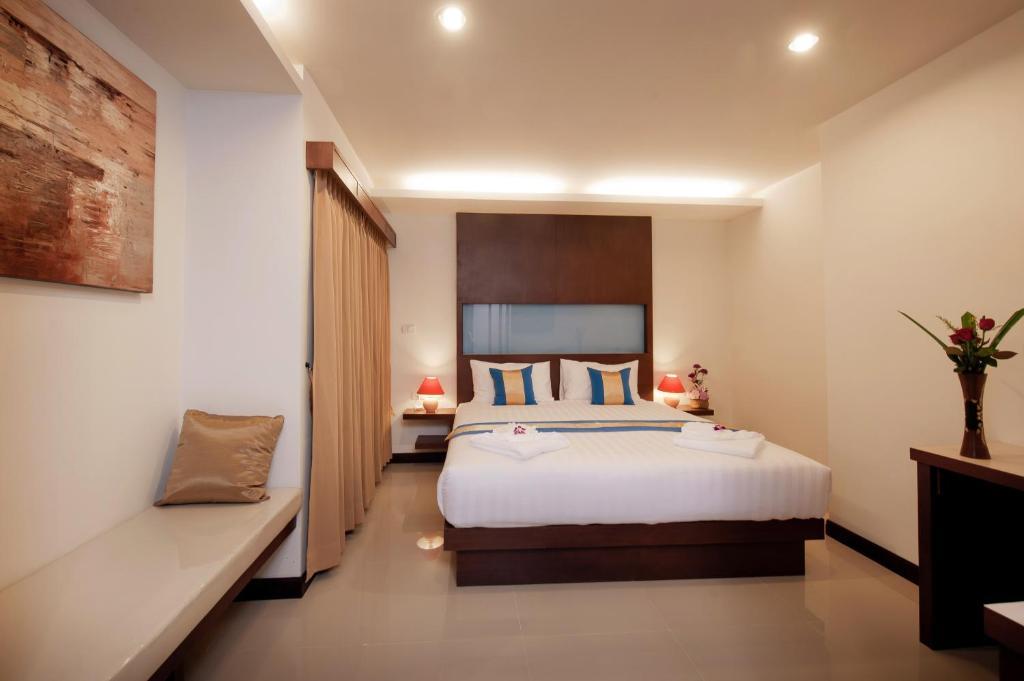Blue Sky Patong Hotell Rom bilde