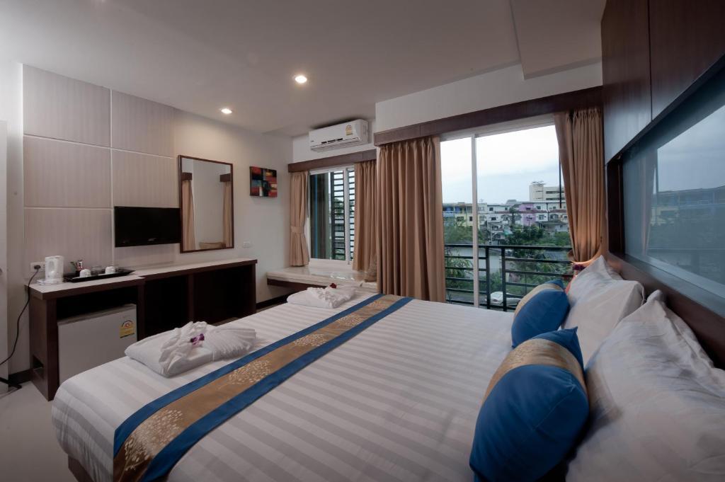 Blue Sky Patong Hotell Rom bilde